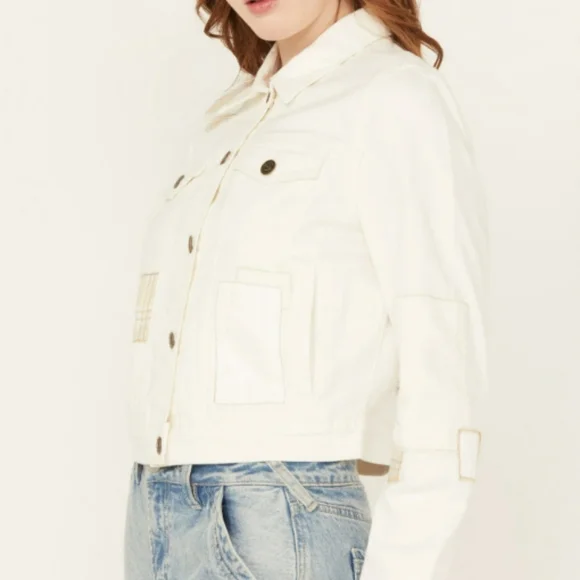 Cleo + Wolf Patched denim Trucker Jacket (L) - Picture 4 of 5